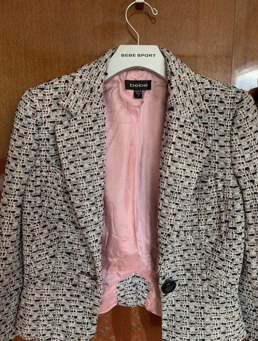 Дамски костюм на BEBE - размер 4 (S)