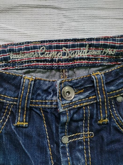 M. Camp David. Blugi