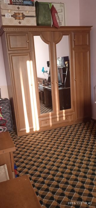 Истиклол стадиони рупарасида Уй сотилади