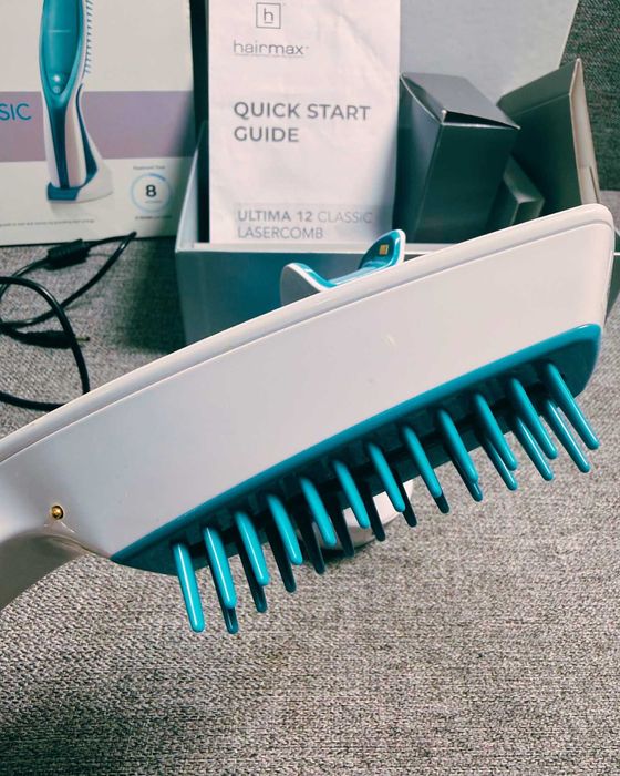 HairMax Ultima 12 Classic LaserComb – лазерен гребен за растеж на коса