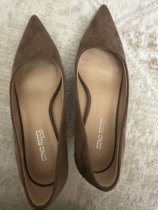 Туфли лодочки на среднем каблуке