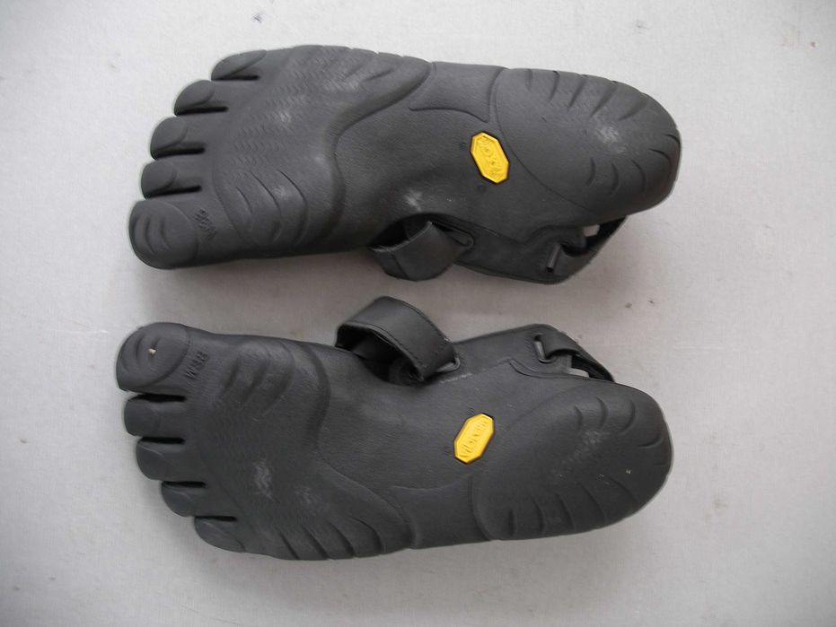 Маратонки   FiveFingers  номер 38