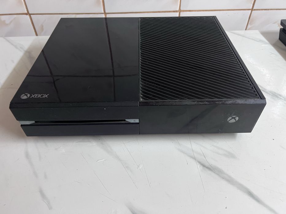 Xbox one 400 gb cu kinect + jocuri