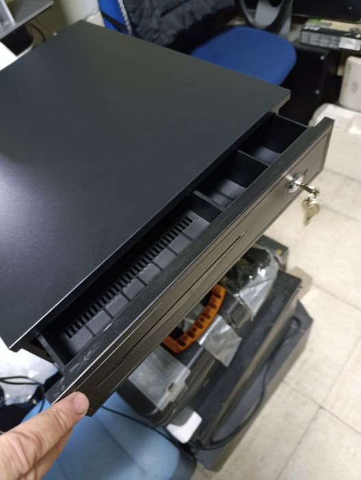 Ново Касово чекмедже с банкнотник сейф за пари.