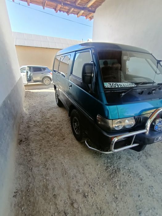 Mitsubishi delica