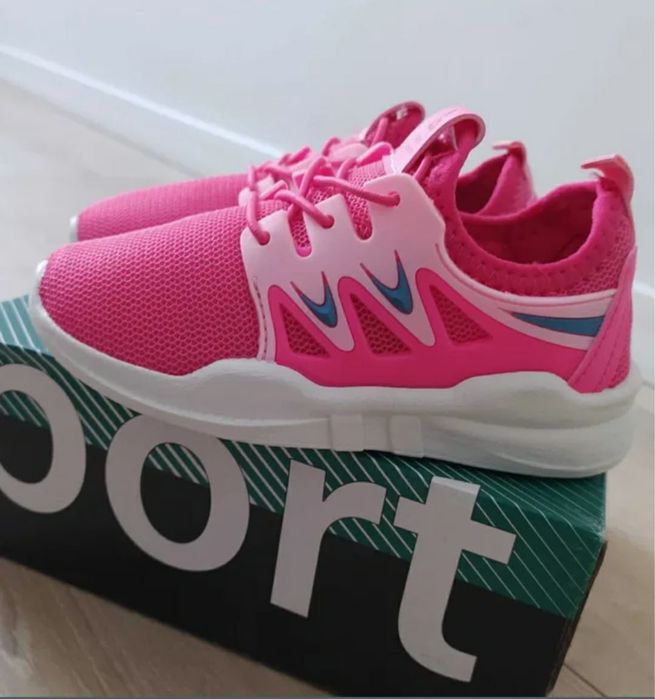 Adidasi fete nr 26, 27