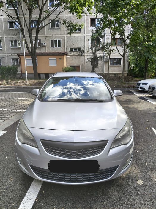 Opel Astra J din 2011, motor 2.0 cdti 165 cp