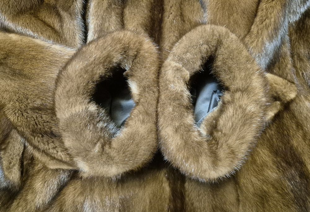 Продам  Норковую шубу