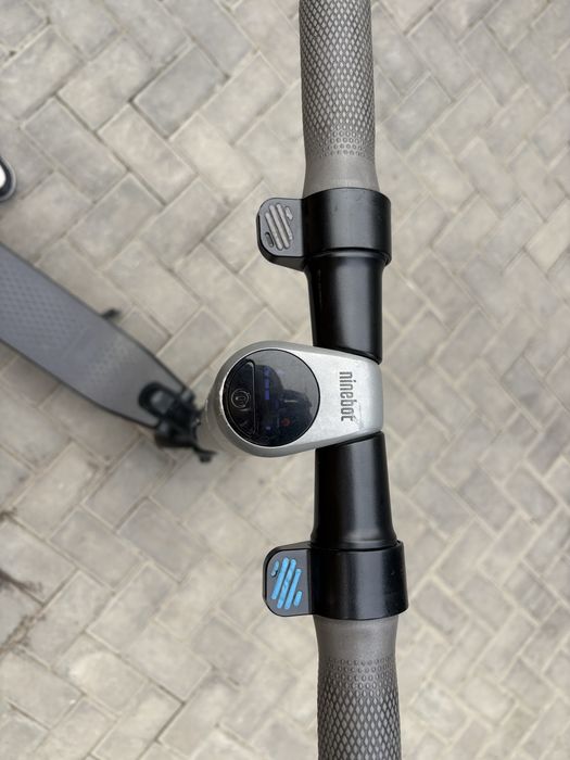 Срочно продаю Електро самокат ninebot