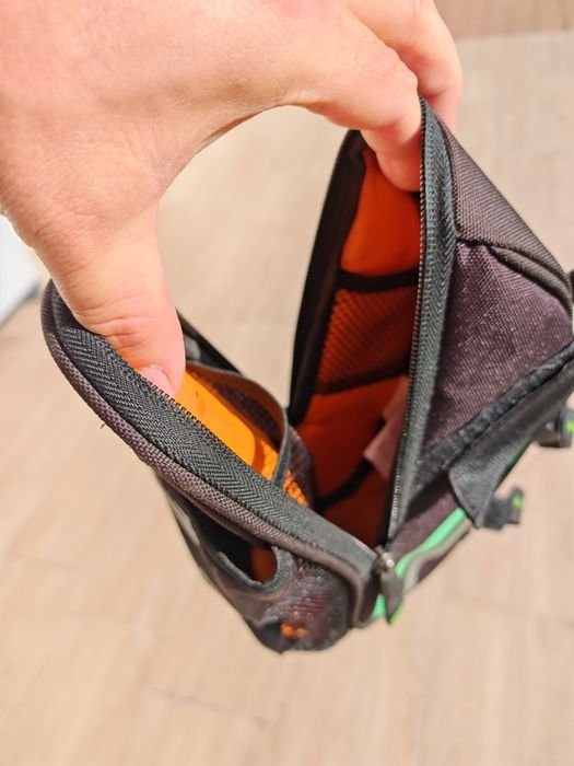Geanta sa bicicleta rezistenta la apa solida multi compartiment