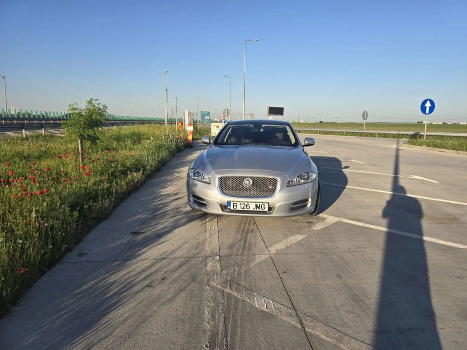 Jaguar XJ