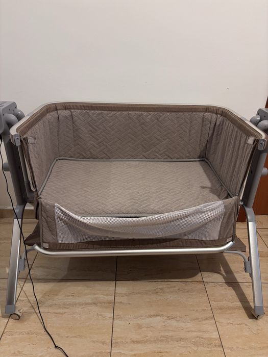 Patut bebe tip co-sleeper/balansoar electric in stare foarte buna