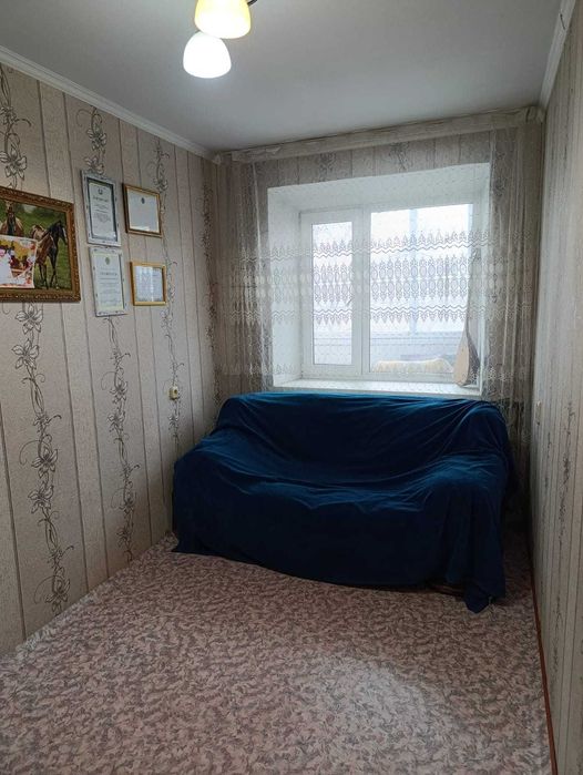 Продается  3 комн кв Габдуллина. 64 в центре