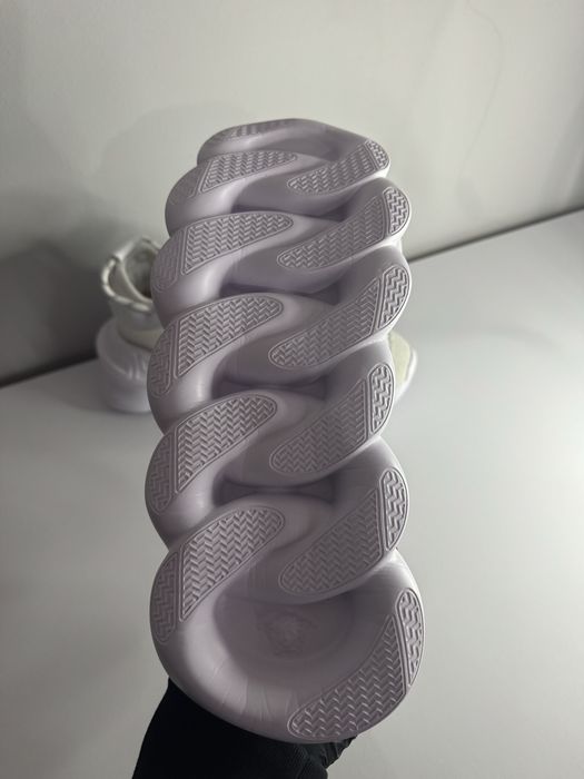 Versace Chain Reaction