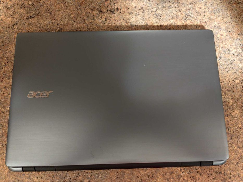 Laptop Acer Aspire + Mouse Logitech CADOU