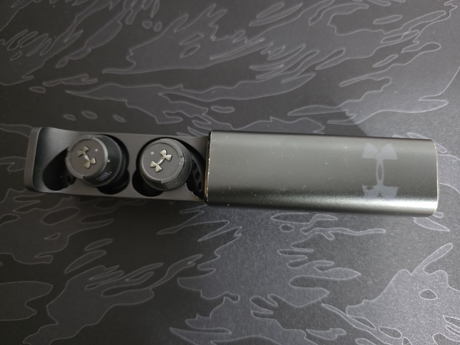 Vand casti JBL Under Armour Flash x