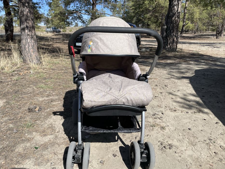 Детская коляска в отличном состояний