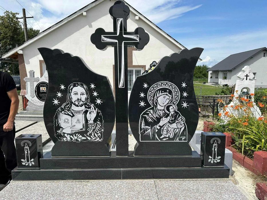 Cruci Funerare din Granit negru Bistrita