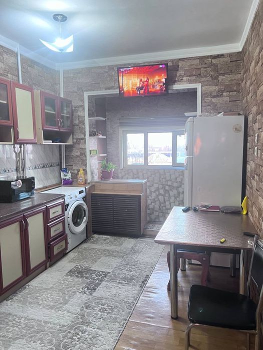 Квартира сотилади Шайхонтохур тумани Гулобод ор.р Флоренсия туйхонаси