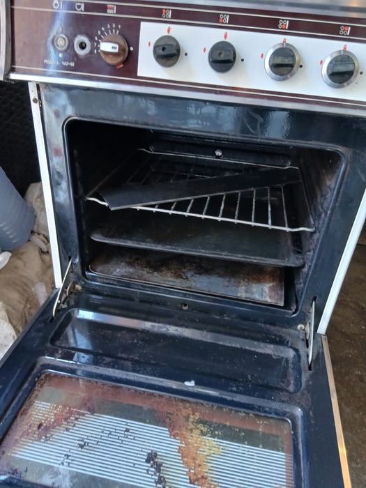 Продам две советские газовые плиты