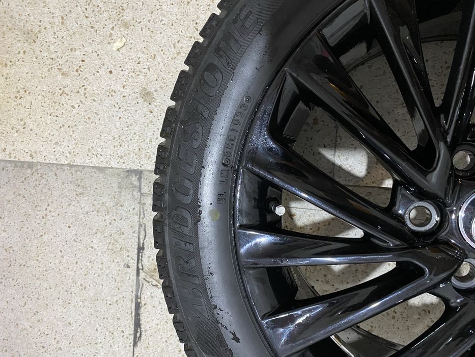 Продаю комплекс шин 215/55/17