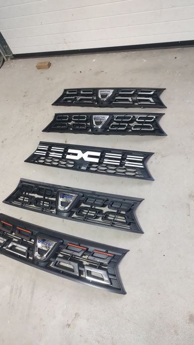 Grila bara fata Dacia Duster 2 2018-2024