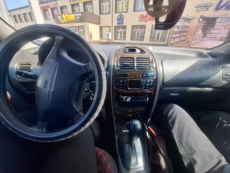 Продам митсуби каризма