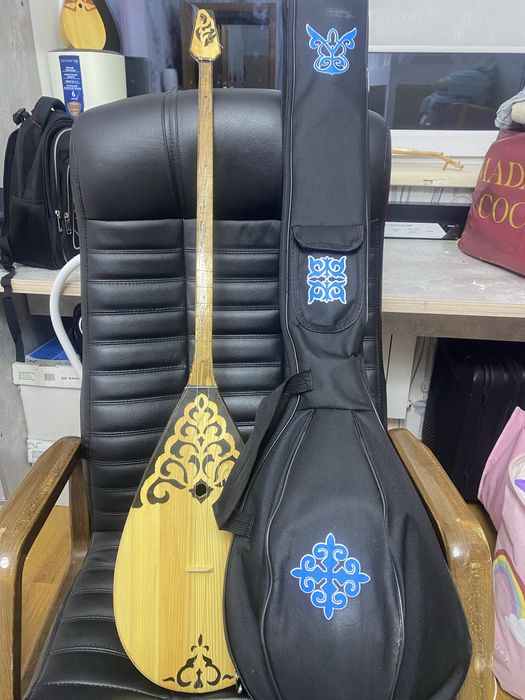 Домбыра сатылады