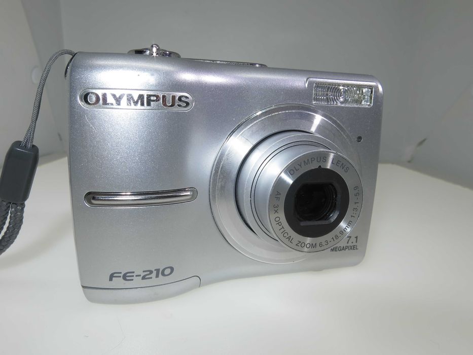 Olympus FE-210 компактен цифров фотоапарат дигитална камера 1gb xd
