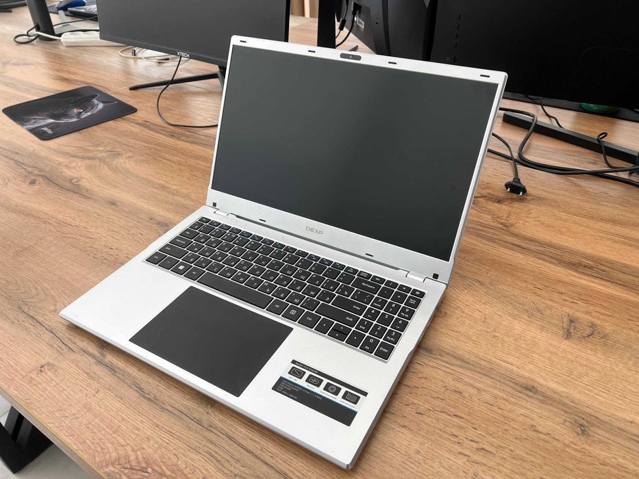 Современный ноутбук DEXP IPS экран + 8 ГБ ОЗУ + SSD 256GB