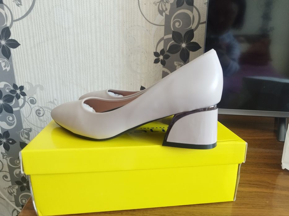 Продаю летние туфли