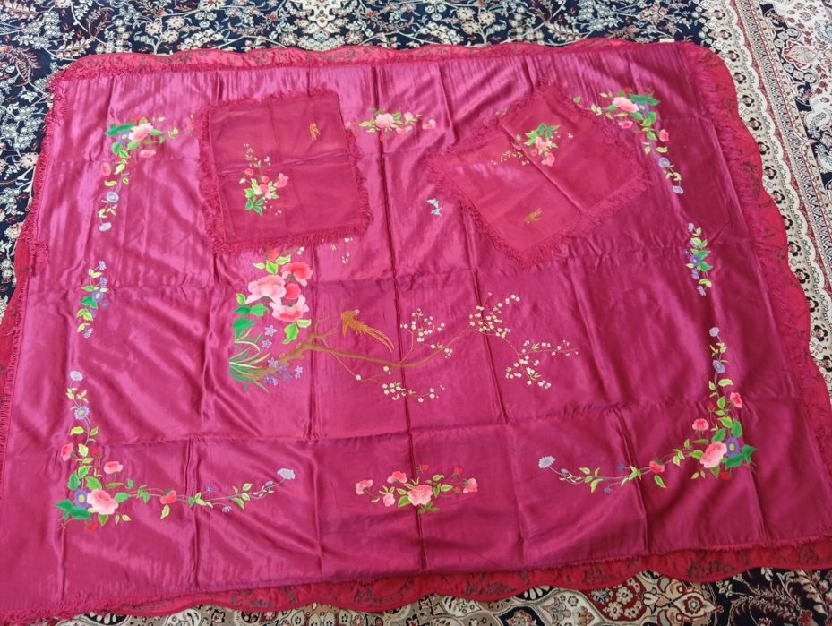 срочно и дешево 7 комплекта покрывал с навалочками разных размеров