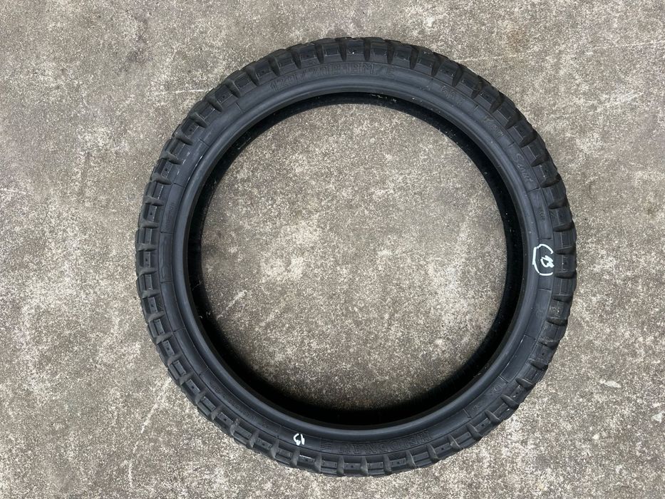 Гуми мото гума 120/70/19” METZELER 90/90/21” 120/90/19” MAXXIS