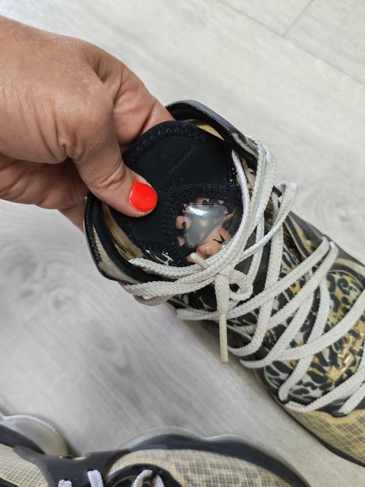 Продам кроссовки Nike оригинал