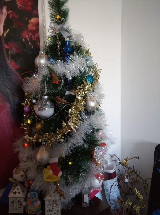 Продам искусственную ёлку