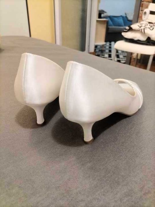 Официални обувки, нови