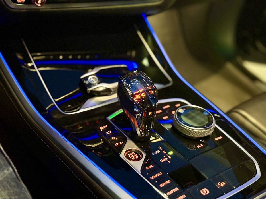 BMW X5 M50D 400 CP  –Laser Lights – Sky Lounge: