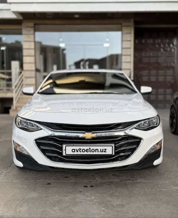 Малибу 2.4 сотилади