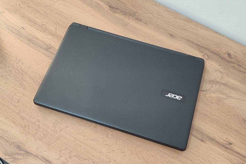Ноутбук Acer Celeron N3060. RAM 4GB. SSD.128GB
