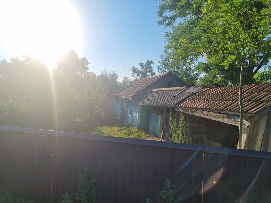 2154 mp ,  casa si anexa