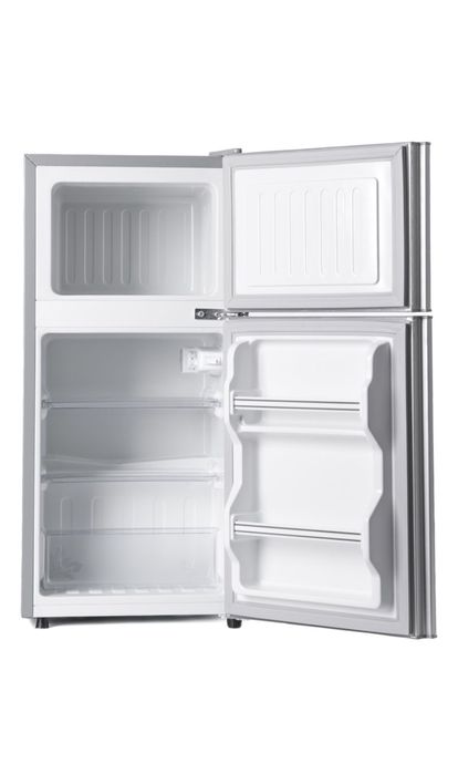 Холодильник с морозильником