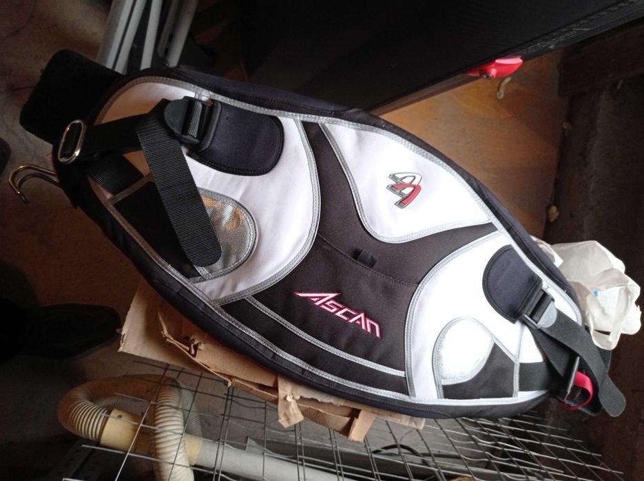 Продавам трапец Аскан (Ascan) за сърф, размер М