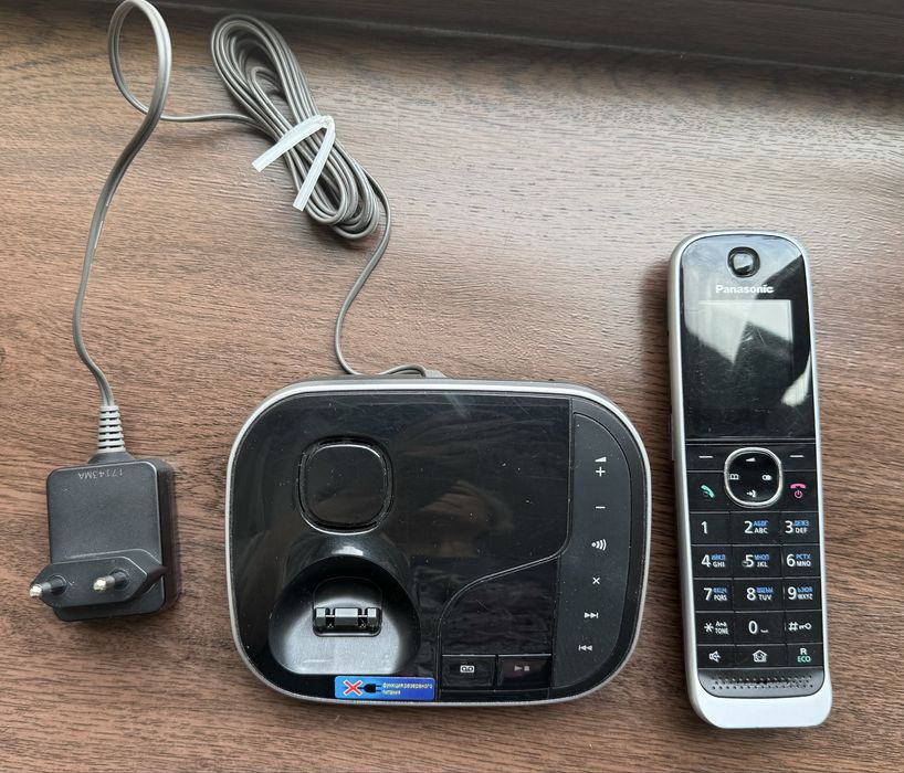 Радиотелефон Panasonic KX-TGJ320UC Чёрный