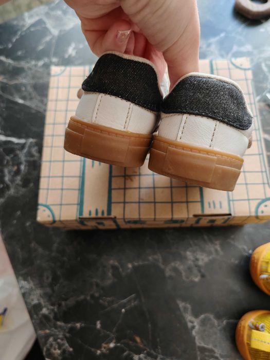 Кецове маратонки adidas и action boy 23