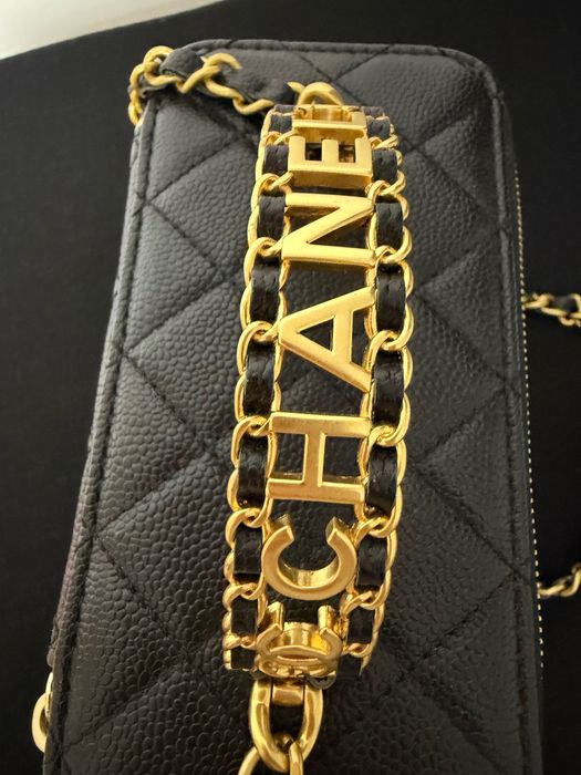 Geantă piele naturală  Chanel, model Vanity, neagră, stare excelentă