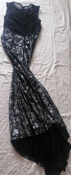 Rochie cu trena din catifea fina & delicata,designer Liza Panait