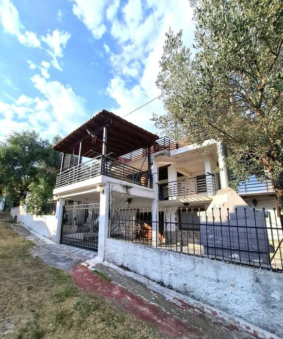 Продава къща 140м2 с изглед към морето с двор 264м2 Аспровалта, Гърция