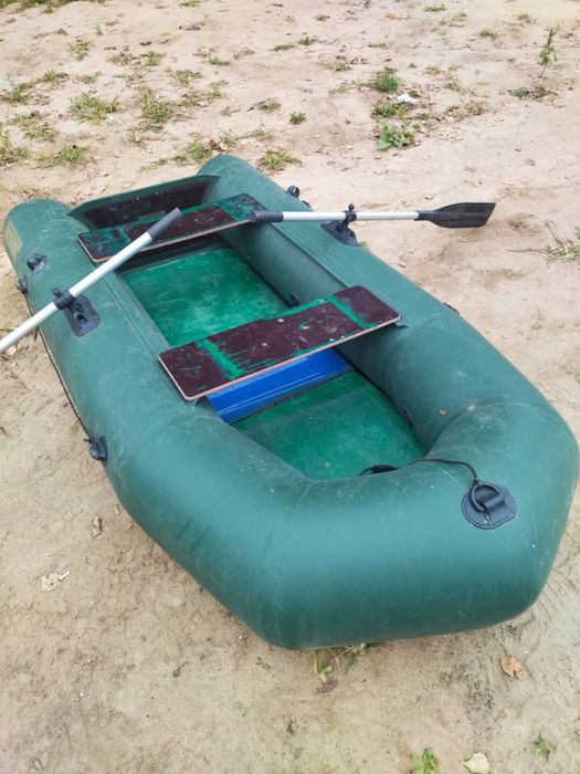 Продам лодку пвх двухместная.