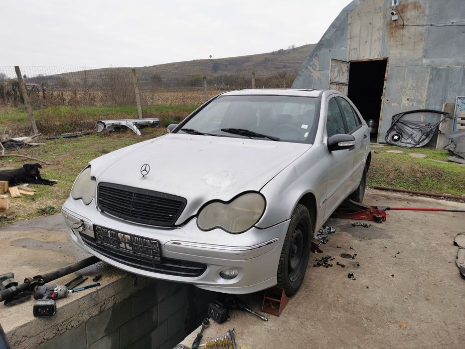 Мерцедес Ц 220 цди, автомат, НА ЧАСТИ