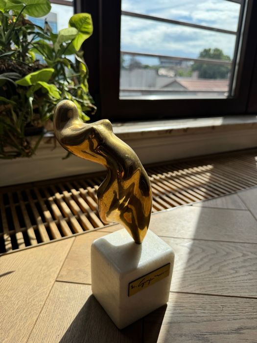 Statuie bronz Guguianu
